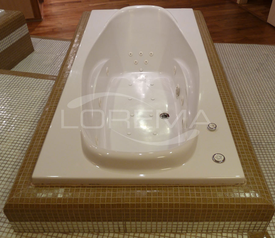Wellness professional massage bathtubs with unmanned fully automated operation by means of token-operated switch connected to the control electronics