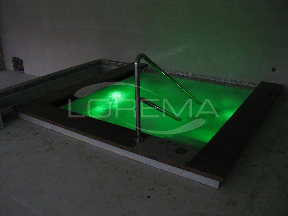 LED podvodní osvětlení s možností automatické změny nebo ruční volbou barev - zelená